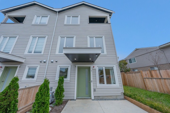 Photo 2 at 1 - 3581 Haida Drive, Renfrew Heights, Vancouver East