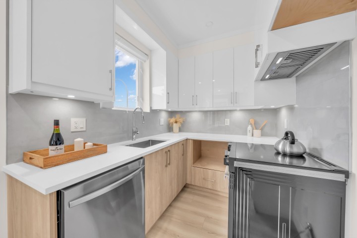 Photo 9 at 1 - 3581 Haida Drive, Renfrew Heights, Vancouver East