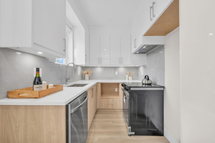 Photo 8 at 1 - 3581 Haida Drive, Renfrew Heights, Vancouver East