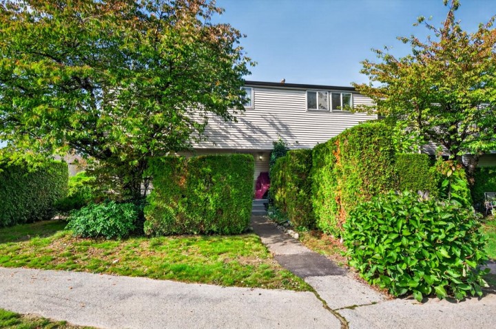 Photo 2 at 52 - 3425 E 49th Avenue, Killarney VE, Vancouver East
