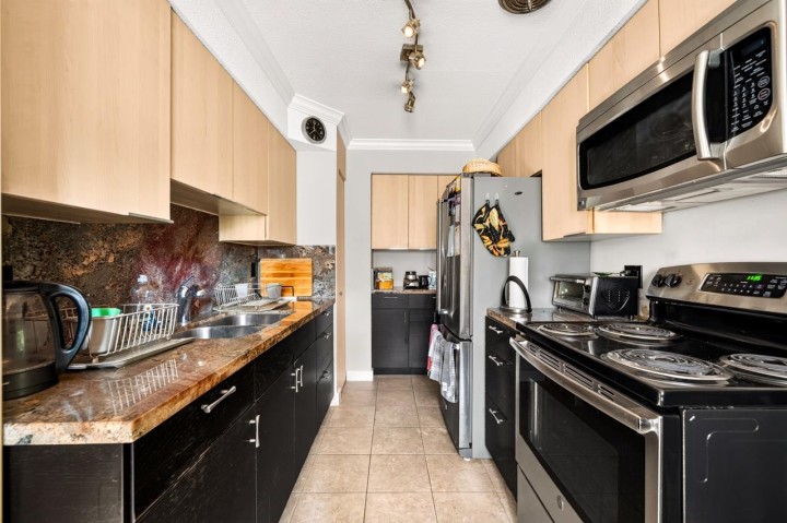 Photo 9 at 52 - 3425 E 49th Avenue, Killarney VE, Vancouver East