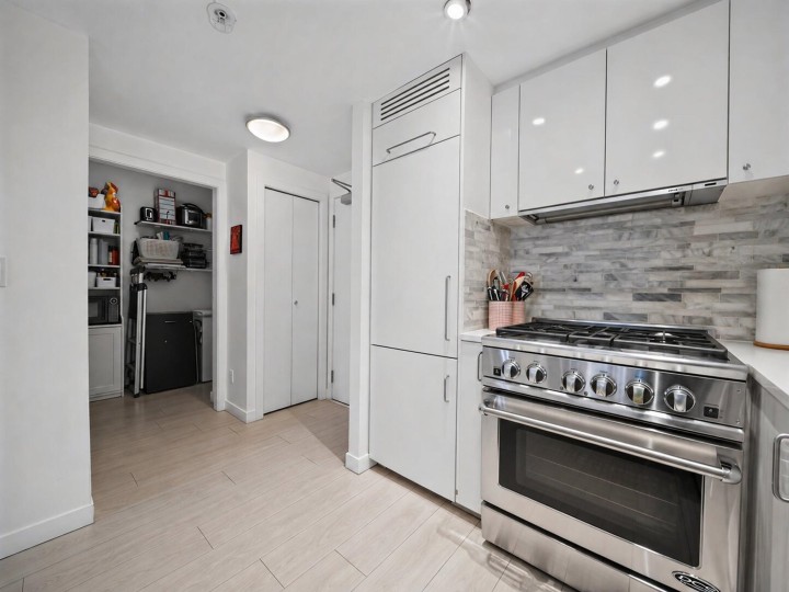 Photo 13 at 512 - 1133 Homer Street, Yaletown, Vancouver West