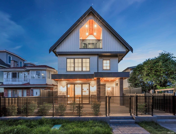 Photo 2 at 1 - 5150 Spencer Street, Collingwood VE, Vancouver East
