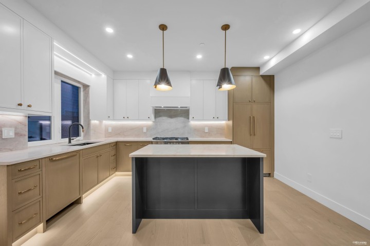 Photo 13 at 1 - 5150 Spencer Street, Collingwood VE, Vancouver East