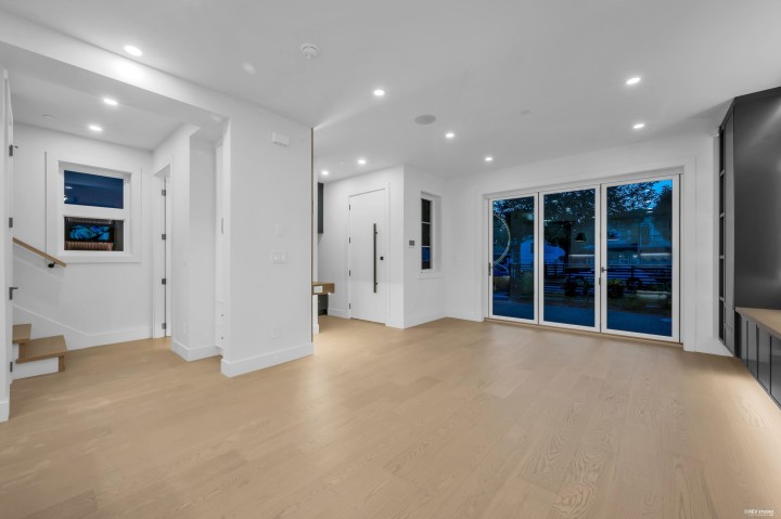 Photo 7 at 1 - 5150 Spencer Street, Collingwood VE, Vancouver East