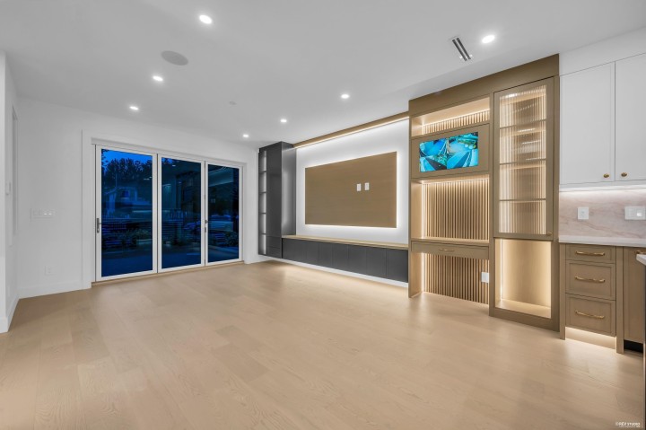 Photo 5 at 1 - 5150 Spencer Street, Collingwood VE, Vancouver East
