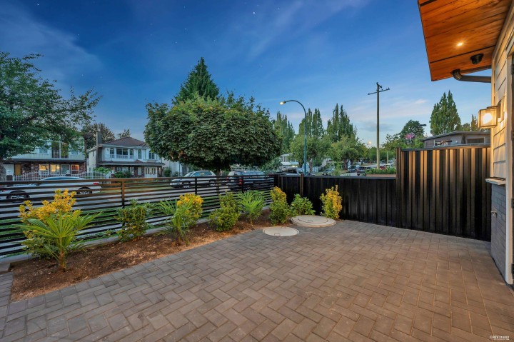 Photo 4 at 1 - 5150 Spencer Street, Collingwood VE, Vancouver East