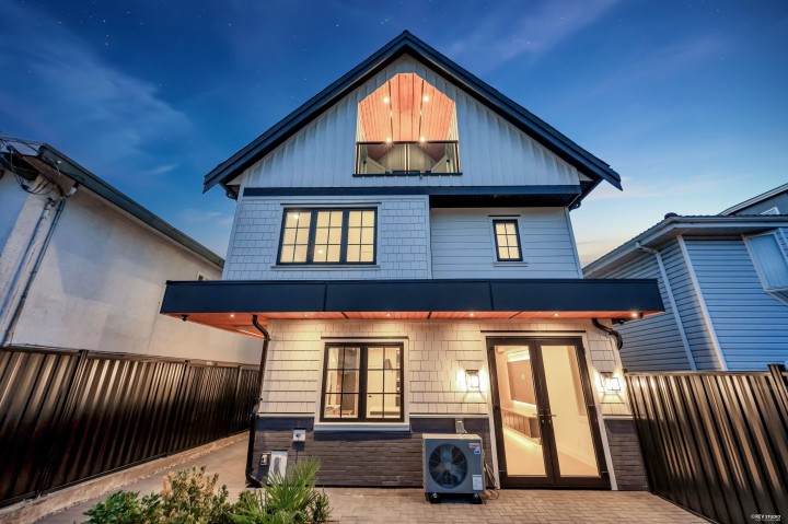 Photo 3 at 2 - 5150 Spencer Street, Collingwood VE, Vancouver East