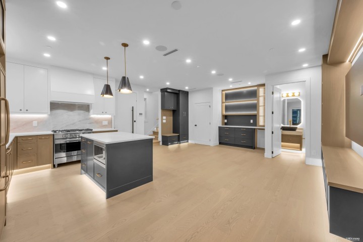 Photo 11 at 2 - 5150 Spencer Street, Collingwood VE, Vancouver East