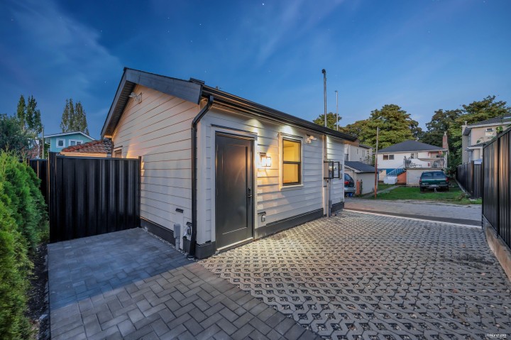Photo 25 at 2 - 5150 Spencer Street, Collingwood VE, Vancouver East