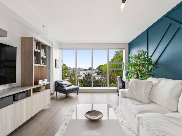 Photo 3 at 304 - 1819 W 5th Avenue, Kitsilano, Vancouver West