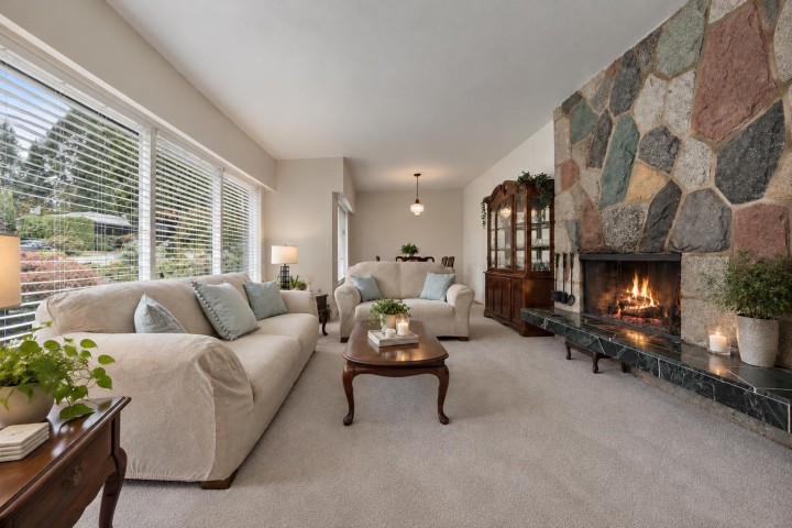 Photo 2 at 429 Newlands Road, Cedardale, West Vancouver