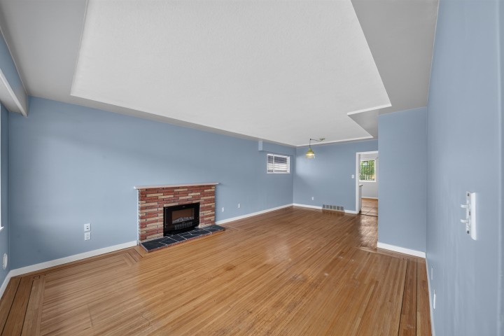 Photo 6 at 5882 Berkeley Street, Killarney VE, Vancouver East