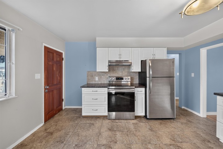 Photo 13 at 5882 Berkeley Street, Killarney VE, Vancouver East