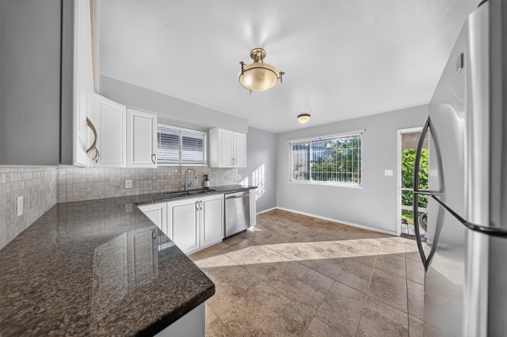 Photo 16 at 5882 Berkeley Street, Killarney VE, Vancouver East