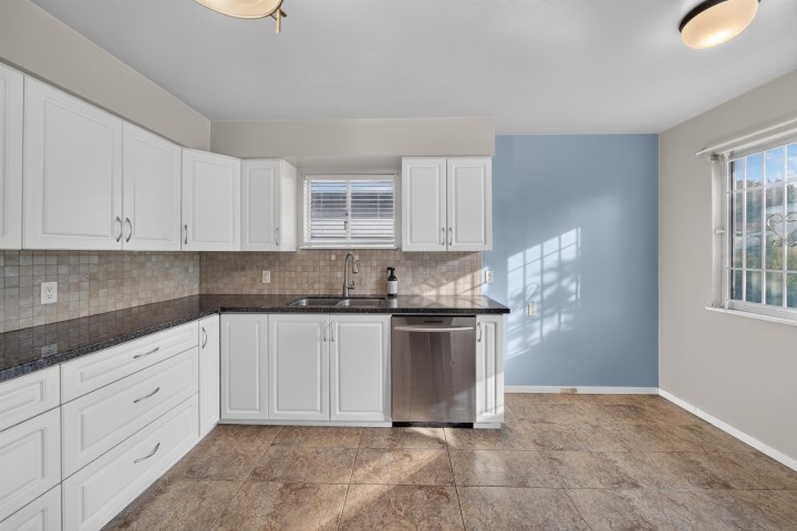 Photo 12 at 5882 Berkeley Street, Killarney VE, Vancouver East