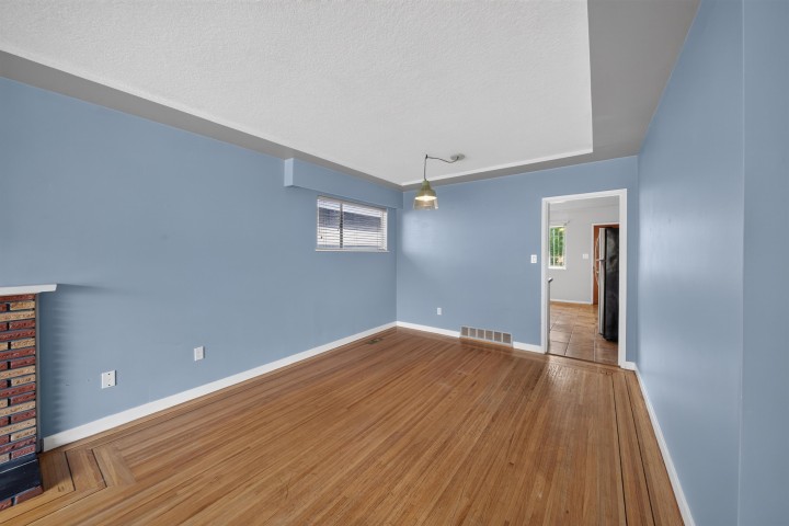 Photo 9 at 5882 Berkeley Street, Killarney VE, Vancouver East