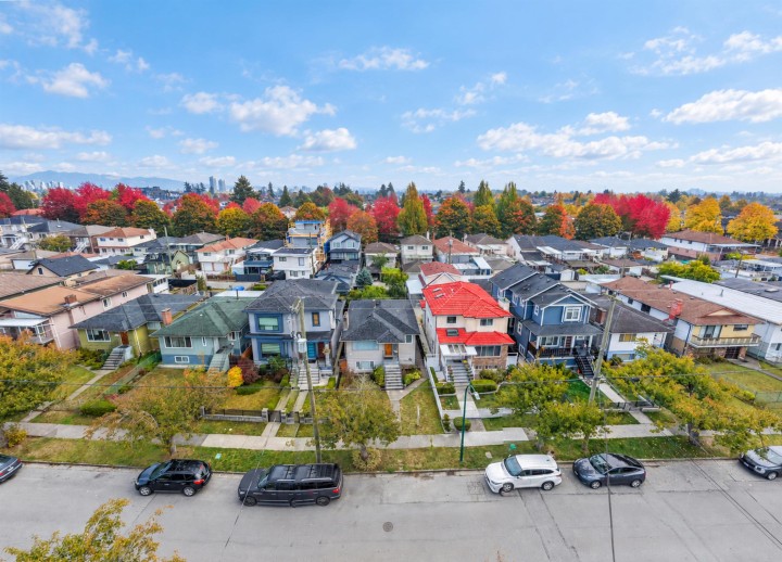 Photo 34 at 5882 Berkeley Street, Killarney VE, Vancouver East