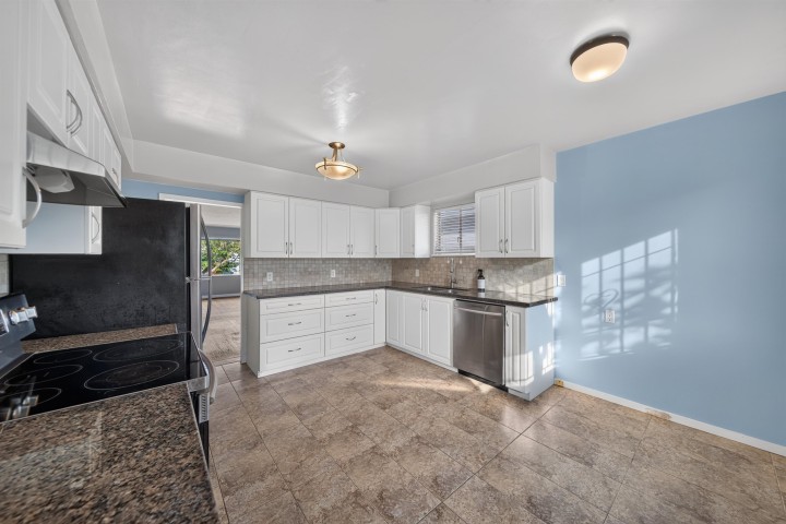 Photo 14 at 5882 Berkeley Street, Killarney VE, Vancouver East