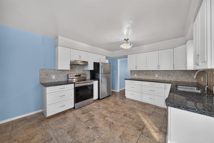Photo 15 at 5882 Berkeley Street, Killarney VE, Vancouver East