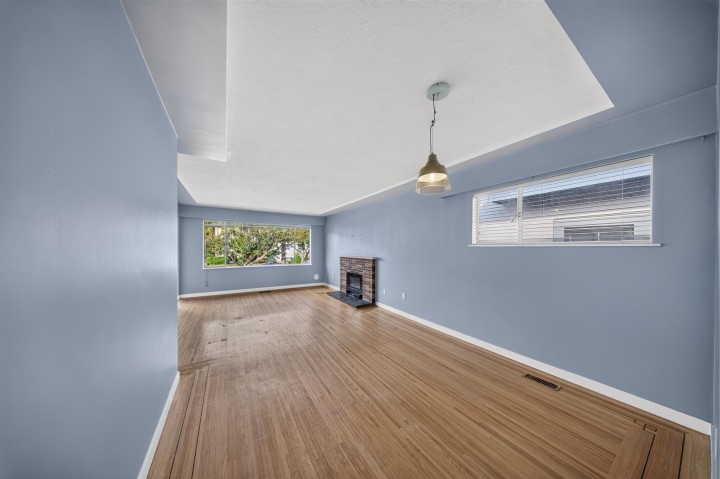 Photo 11 at 5882 Berkeley Street, Killarney VE, Vancouver East