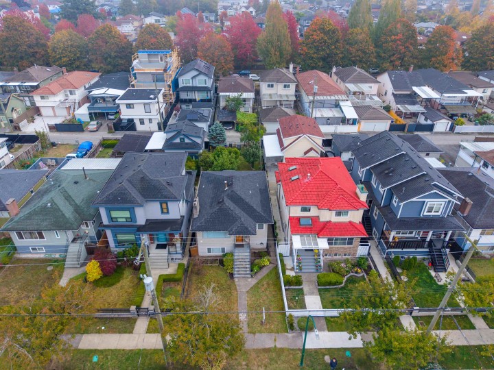 Photo 31 at 5882 Berkeley Street, Killarney VE, Vancouver East