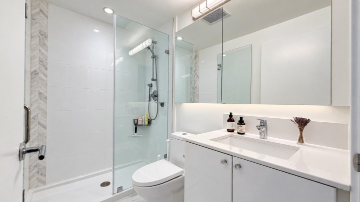 Photo 9 at 706 - 2435 Kingsway, Collingwood VE, Vancouver East