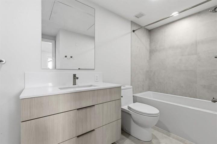 Photo 12 at 201 - 3590 W 39th Avenue, Dunbar, Vancouver West