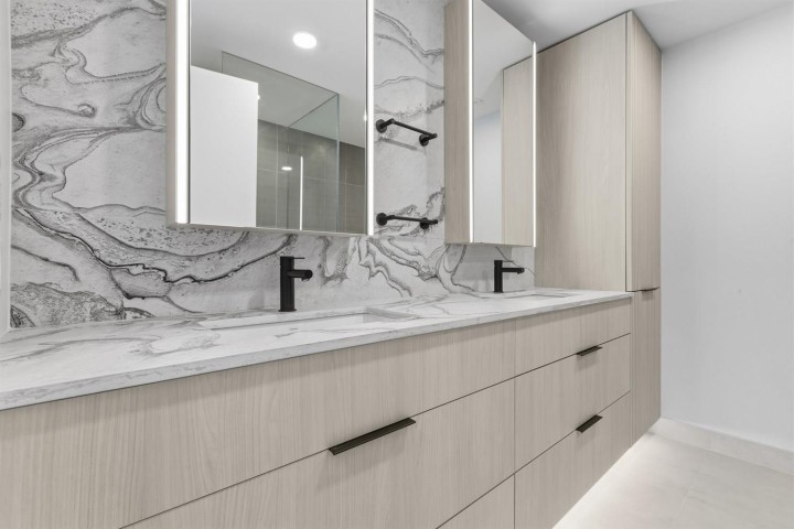 Photo 9 at 201 - 3590 W 39th Avenue, Dunbar, Vancouver West