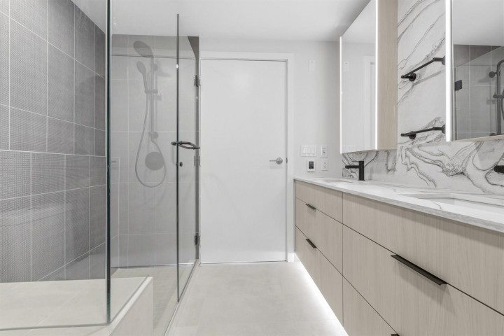 Photo 10 at 201 - 3590 W 39th Avenue, Dunbar, Vancouver West