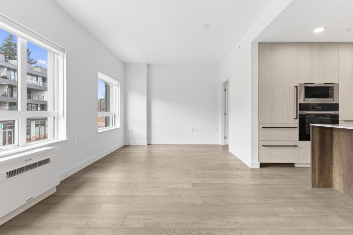 Photo 2 at 205 - 3590 W 39th Avenue, Dunbar, Vancouver West