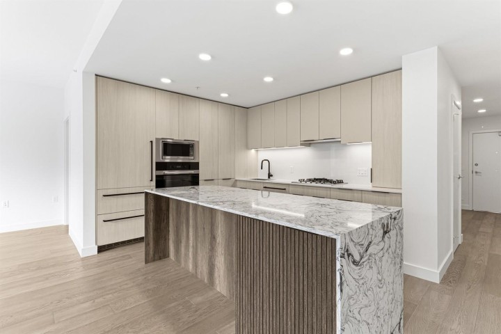 Photo 1 at 205 - 3590 W 39th Avenue, Dunbar, Vancouver West
