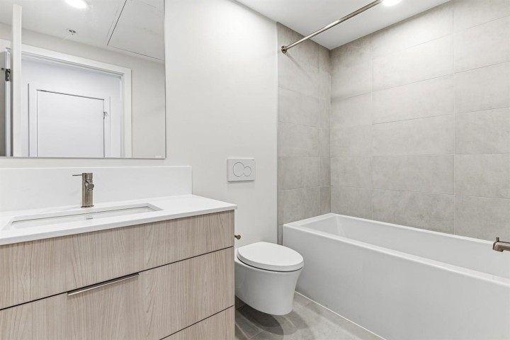 Photo 11 at 205 - 3590 W 39th Avenue, Dunbar, Vancouver West
