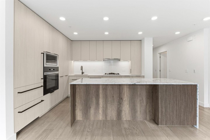 Photo 4 at 205 - 3590 W 39th Avenue, Dunbar, Vancouver West