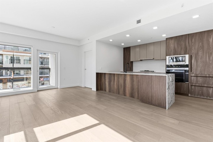 Photo 1 at 206 - 3590 W 39th Avenue, Dunbar, Vancouver West