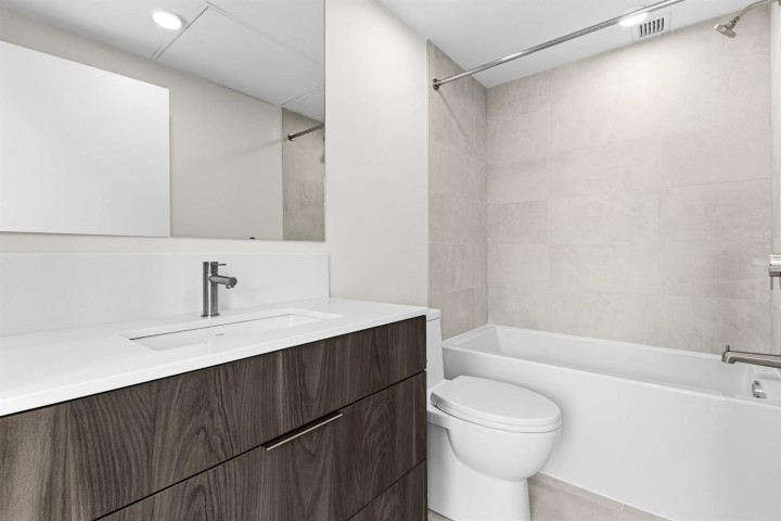Photo 10 at 206 - 3590 W 39th Avenue, Dunbar, Vancouver West