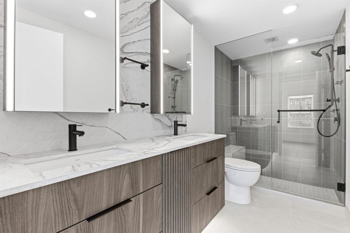 Photo 8 at 206 - 3590 W 39th Avenue, Dunbar, Vancouver West
