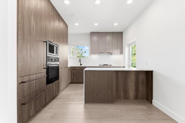 Photo 6 at 302 - 3590 W 39th Avenue, Dunbar, Vancouver West