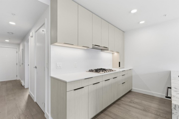 Photo 7 at 304 - 3590 W 39th Avenue, Dunbar, Vancouver West