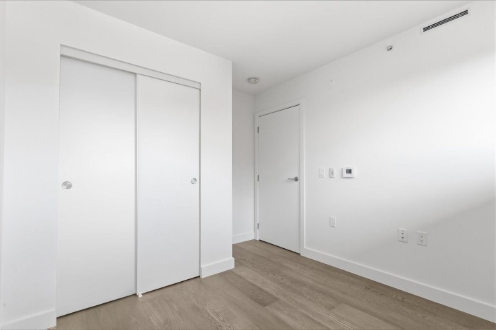 Photo 10 at 304 - 3590 W 39th Avenue, Dunbar, Vancouver West