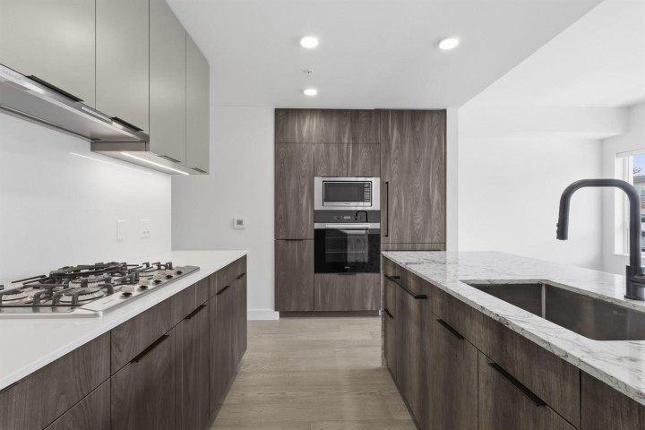 Photo 5 at 306 - 3590 W 39th Avenue, Dunbar, Vancouver West