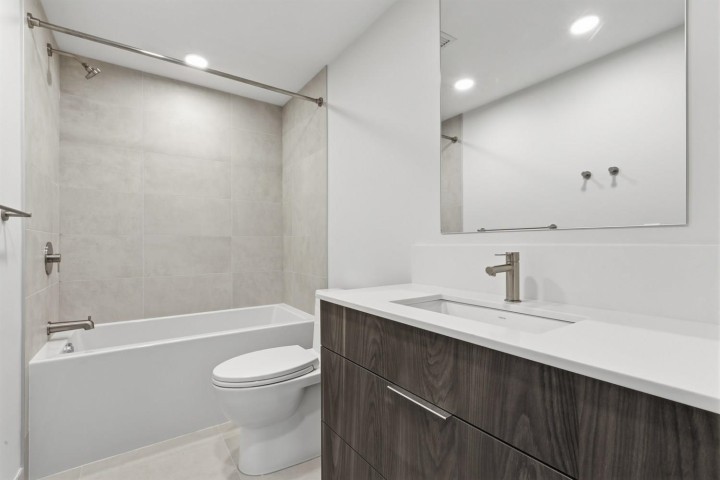 Photo 18 at 306 - 3590 W 39th Avenue, Dunbar, Vancouver West