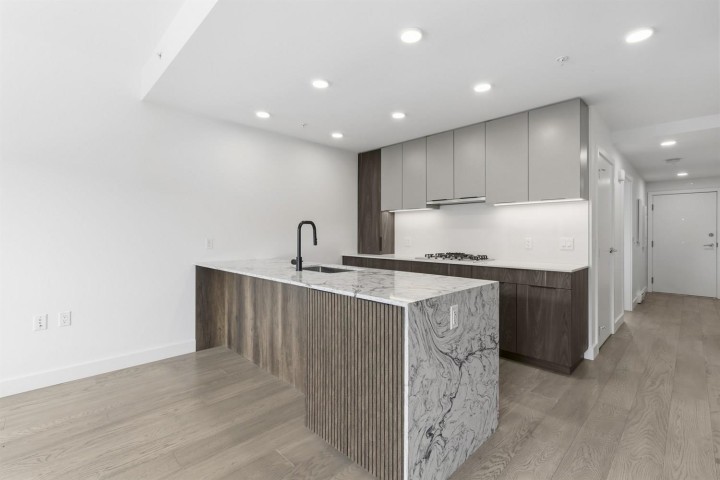 Photo 6 at 305 - 3590 W 39th Avenue, Dunbar, Vancouver West