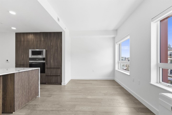 Photo 3 at 305 - 3590 W 39th Avenue, Dunbar, Vancouver West