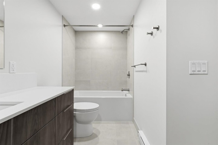 Photo 24 at 307 - 3590 W 39th Avenue, Dunbar, Vancouver West