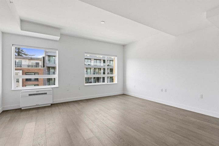 Photo 4 at 307 - 3590 W 39th Avenue, Dunbar, Vancouver West