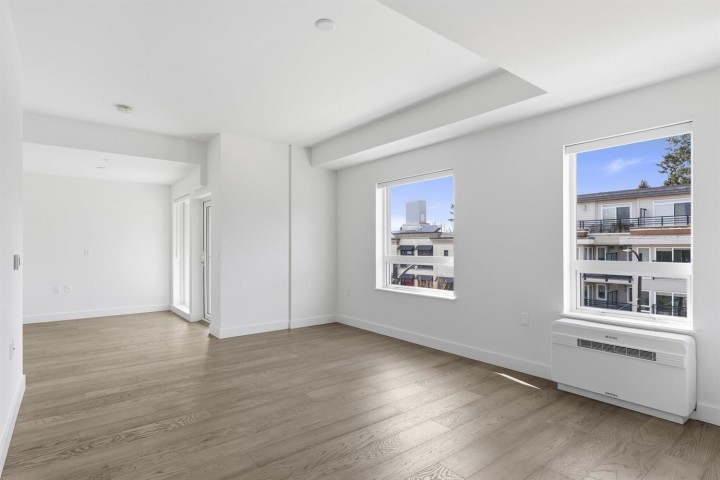 Photo 2 at 309 - 3590 W 39th Avenue, Dunbar, Vancouver West