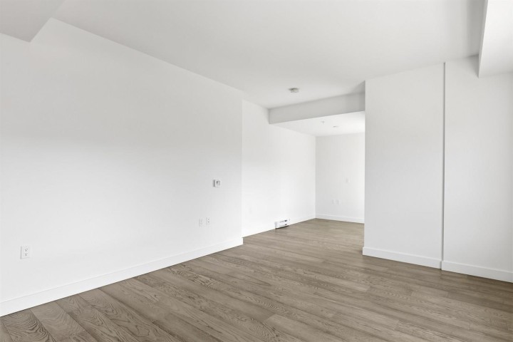 Photo 8 at 309 - 3590 W 39th Avenue, Dunbar, Vancouver West