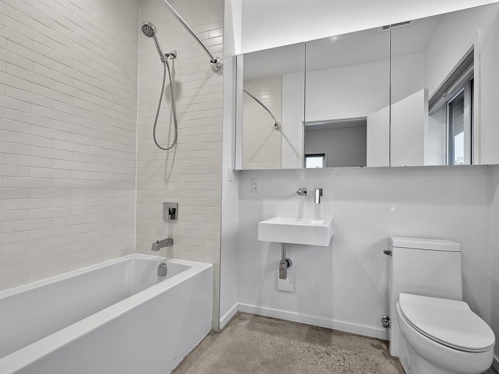 Photo 14 at 4136 Beatrice Street, Victoria VE, Vancouver East