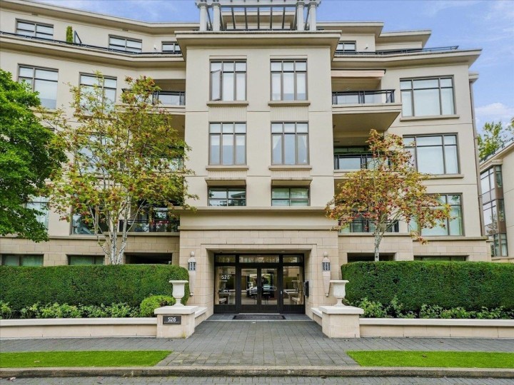 Photo 2 at PH - 526 Waters Edge Crescent, Park Royal, West Vancouver